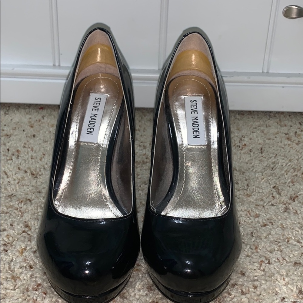 STEVE MADDEN BLACK PUMPS